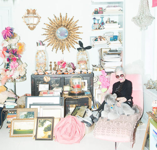 Đắm chìm trong tủ đồ lãng mạn của quý bà U70 - 14