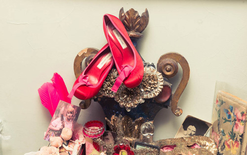 Đắm chìm trong tủ đồ lãng mạn của quý bà U70 - 15