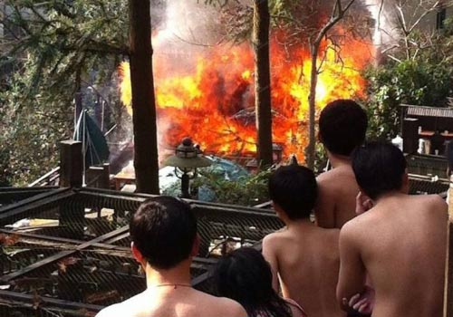 Sự thật gây sốc về suối nước nóng ở Trung Quốc - 1