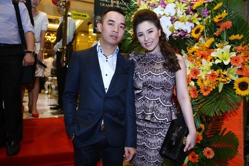 Quỳnh Thư rạng rỡ bên bạn trai quot;chịu chiquot; - 4