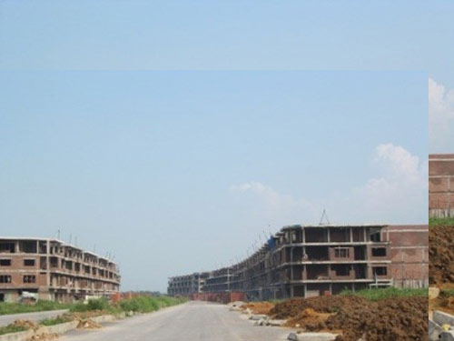 Nhà liền kề, giá rẻ ngang chung cư hút khách - 1