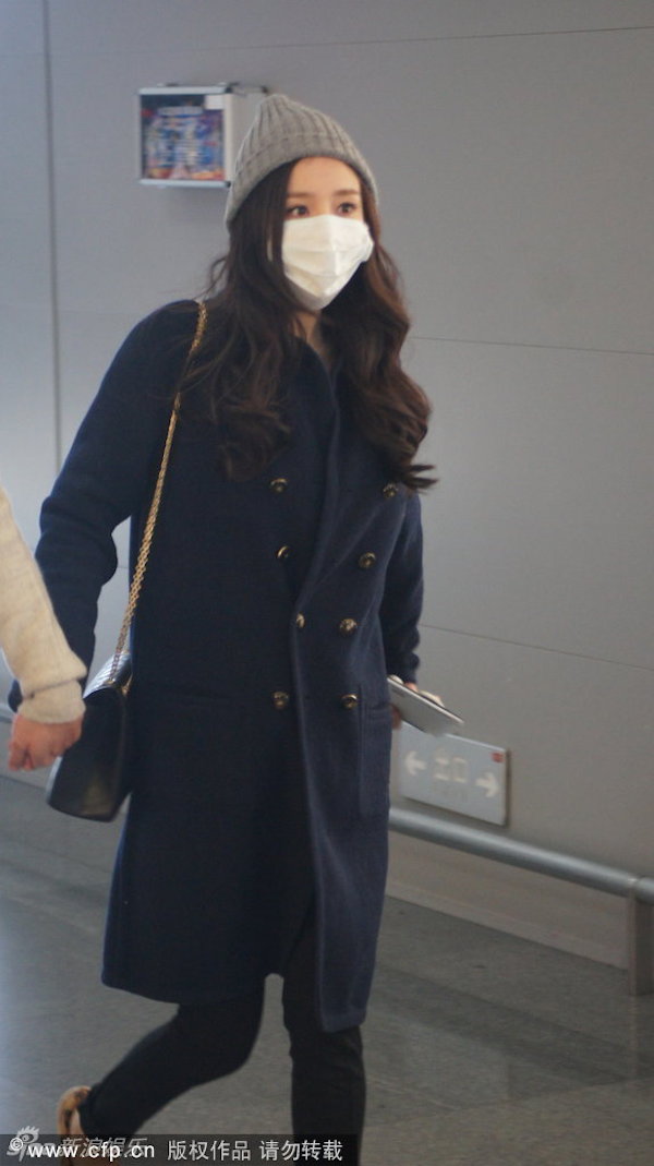 Lưu Khải Uy cẩn thận chăm vợ bầu Dương Mịch - 3