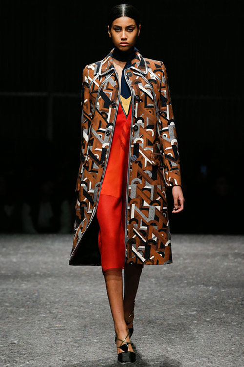 Gucci mở hàng ấn tượng tại Milan FW - 8
