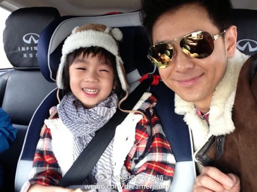 Lâm Chí Dĩnh khoe ảnh con trai mặc váy - 4