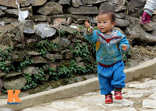 Nét hồn nhiên của trẻ vùng cao trong giá rét - 12