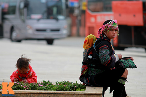 Nét hồn nhiên của trẻ vùng cao trong giá rét - 1