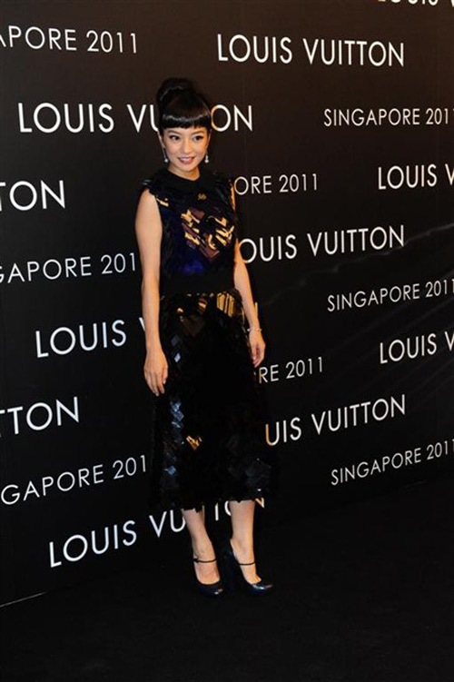 Thảng thốt ngắm Triệu Vy già, sến - 14