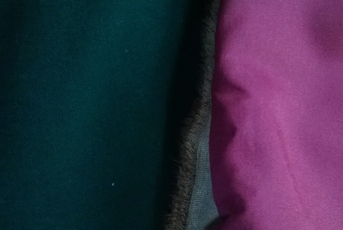 Dạo chợ Hôm: Muôn vải đẹp may váy midi - 2