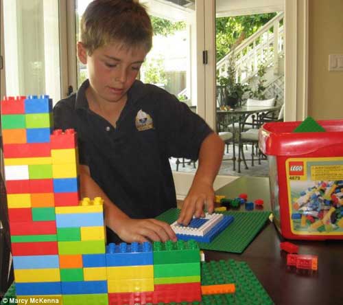 Thành triệu phú nhờ phát minh của con trai 7 tuổi - 3