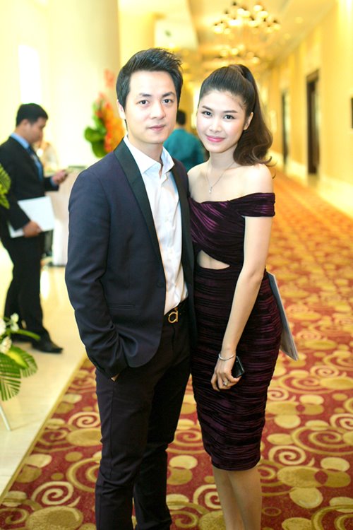 Vợ Đăng Khôi sexy đi sự kiện cùng chồng - 1