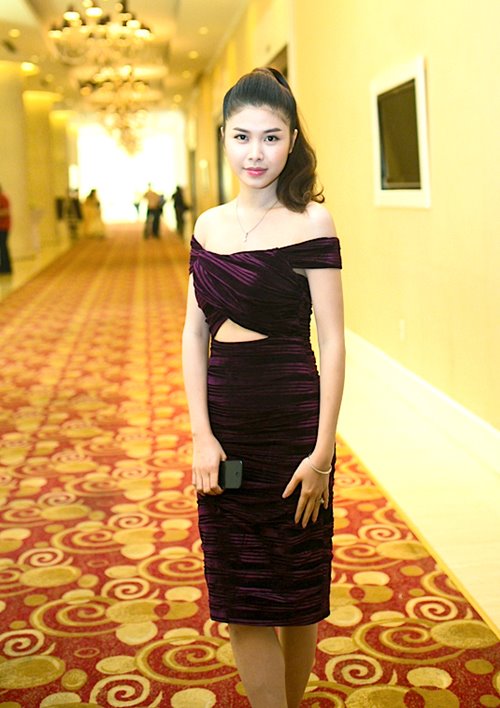 Vợ Đăng Khôi sexy đi sự kiện cùng chồng - 8