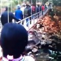 Tin tức - Xuất hiện thêm video về vụ sập cầu ở Lai Châu