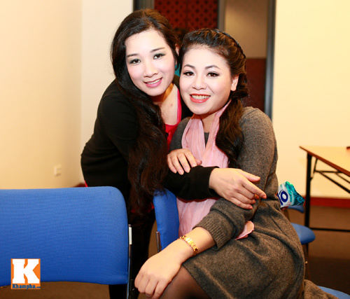 Thanh Thanh Hiền tới chúc mừng show Chế Linh - 5
