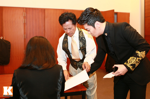 Thanh Thanh Hiền tới chúc mừng show Chế Linh - 2