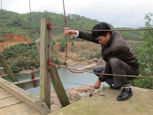 Quảng Ninh: Cầu treo #039;treo#039; tính mạng hàng trăm người - 2
