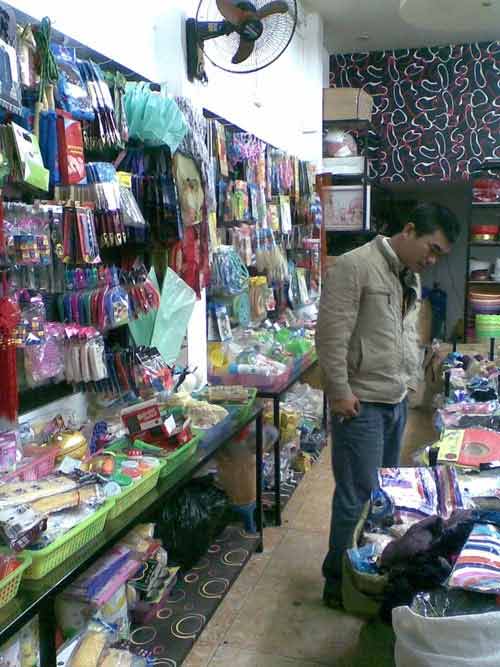 Shop đồng giá 10.000 đồng bán chạy hàng TQ - 1