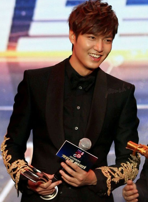 Ca sĩ Phan Anh mặc vest quot;nháiquot; Lee Min Ho - 4