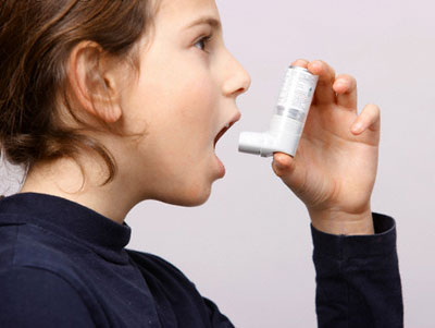 Làm gì khi gặp cơn hen suyễn cấp tính? - 1