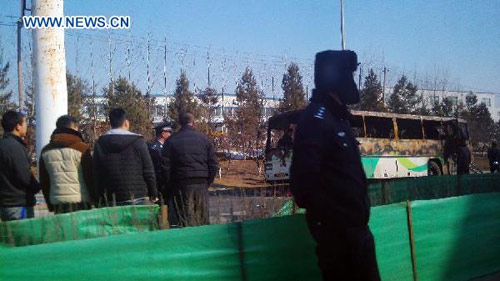 TQ: Xe buýt bốc cháy, 10 người thiệt mạng - 1