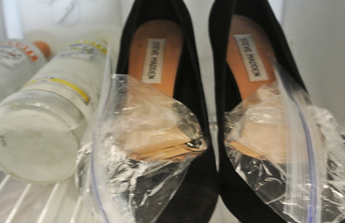 4 mẹo giúp giày chật #039;hóa#039; vừa - 4