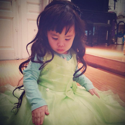 MC Phan Anh trổ tài hát ru con #039;cực chất#039; - 3