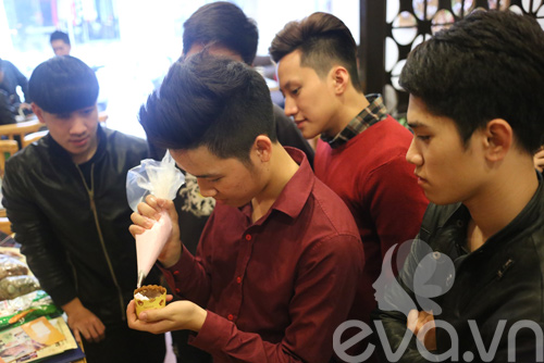 8-3: Phái mạnh làm bánh quot;ghi điểmquot; - 5