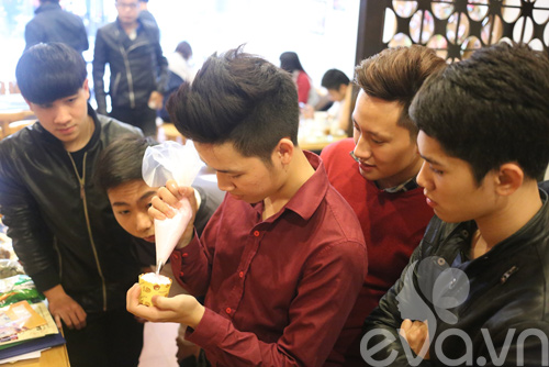 8-3: Phái mạnh làm bánh quot;ghi điểmquot; - 6