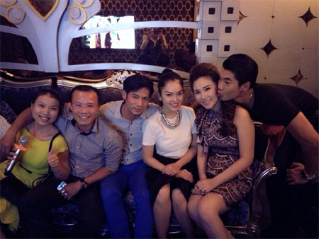 Trương Nam Thành thân thiết bên Dương Cẩm Lynh - 2