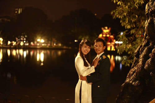 Yêu 9 tháng, làm 200 bài thơ - 4