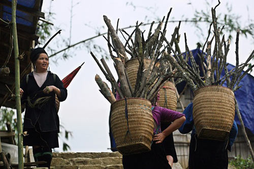 Cuộc đời nhọc nhằn của người phụ nữ vùng cao - 4