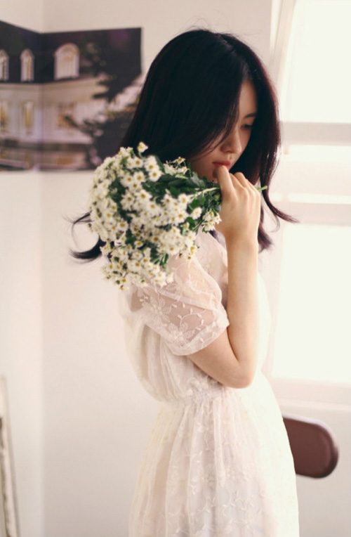 Học sao nữ diện ren trắng tinh khôi - 10