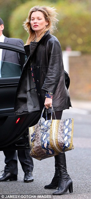 Eva quot;soiquot; 7/3: Heidi Klum quot;khóa môiquot; chồng cũ - 17