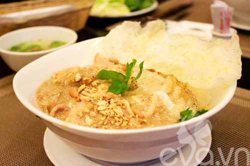 Đi ăn bún giấm nuốt Huế ở Sài Gòn - 4