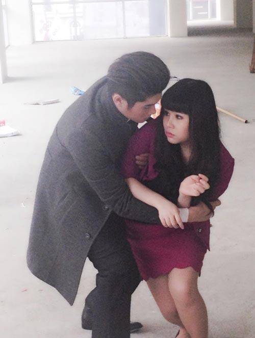 Trương Phương cào cấu tình địch vì ghen - 2