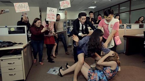 Trương Phương cào cấu tình địch vì ghen - 4