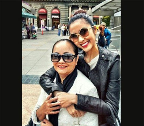 Hà Tăng khoe ảnh thân thiết bên mẹ dịp 8/3 - 4