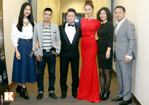 Ngắm Bằng Kiều tự trang điểm trong cánh gà - 18