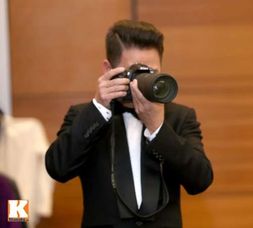 Ngắm Bằng Kiều tự trang điểm trong cánh gà - 13