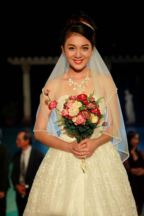 Người đẹp tài năng Bích Trâm lên xe hoa? - 3