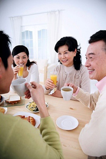 Học ít hơn, tôi bị cả nhà vợ coi thường - 1