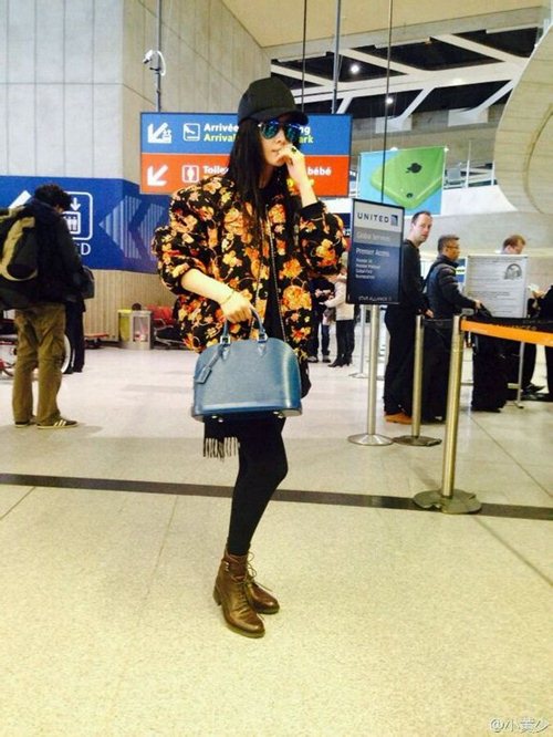 Phạm Băng Băng cá tính tại sân bay - 1