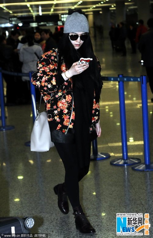 Phạm Băng Băng cá tính tại sân bay - 6