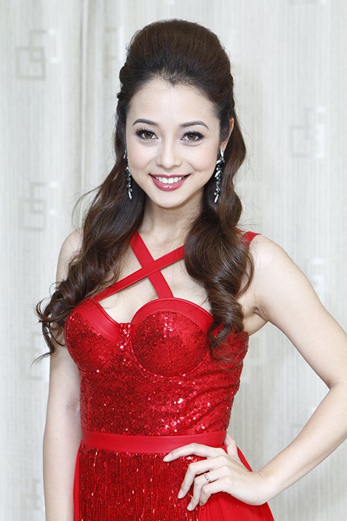 Jennifer Phạm, Uyên Linh quot;hở trên, ngắn dướiquot; - 2
