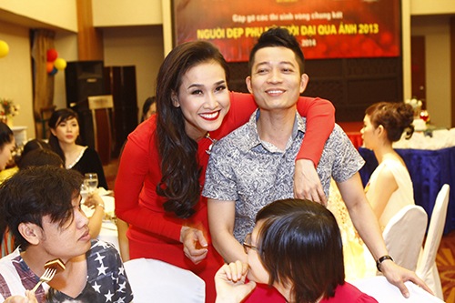 Dương Mỹ Linh rạng rỡ sau tin quot;cặpquot; Bằng Kiều - 7