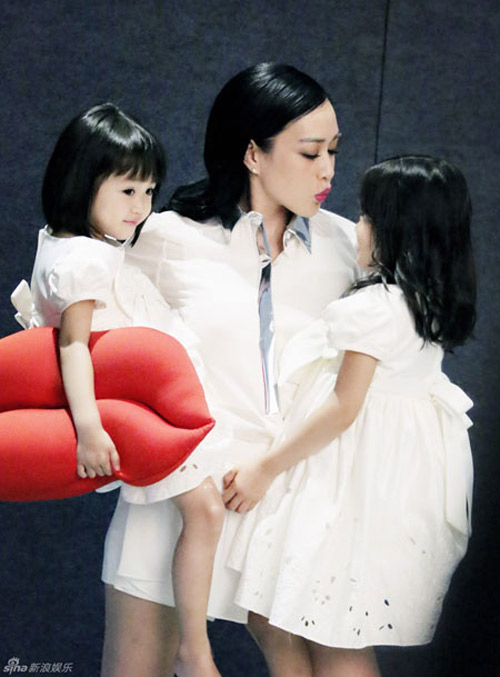 Con gái Chung Lệ Đề càng lớn càng xinh - 6
