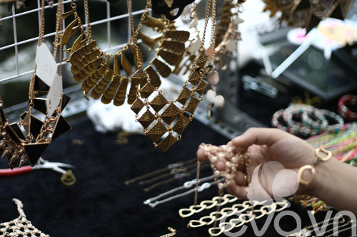 Flea Market:  Điểm đến của tín đồ mê mua sắm - 13