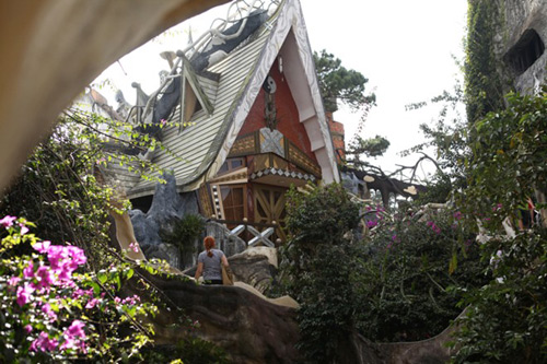 Khám phá ngôi nhà quái dị nhất Đà Lạt - 8