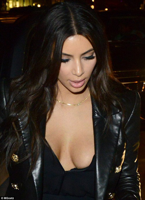 Eva quot;soiquot; 12/3: Selena Gomez khoe eo rắn chắc - 5