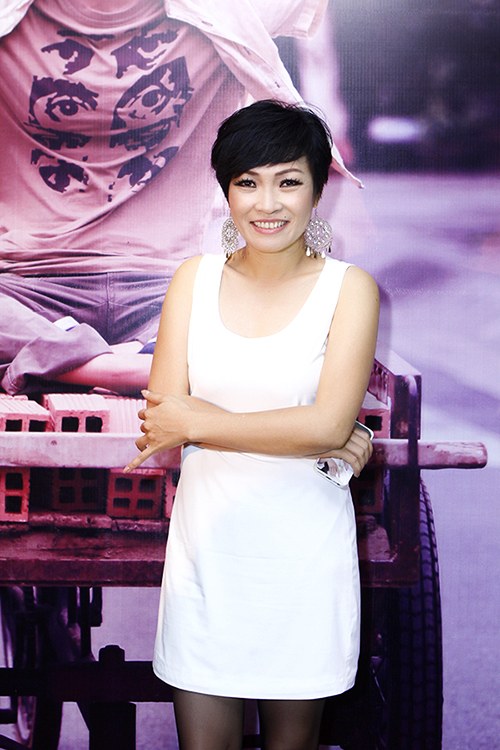 Minh Hằng đau rát ngực vì quot;vừa đi vừa khócquot; - 7