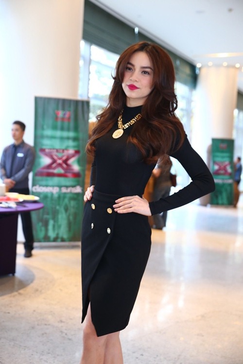 Hà Hồ tựa nữ thần đọ dáng bên Mr Đàm - 1